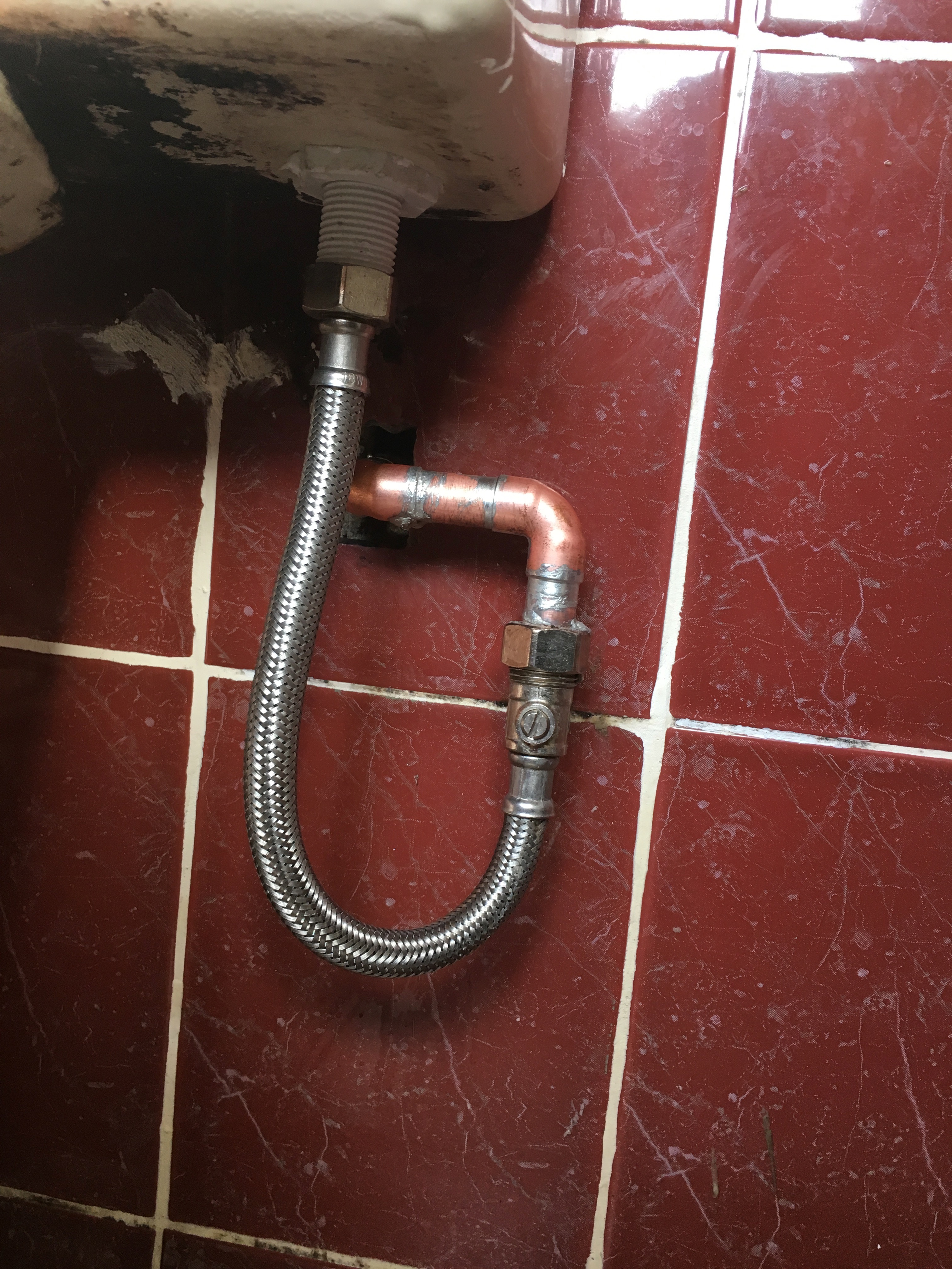 Emergency repair on leaking pipe